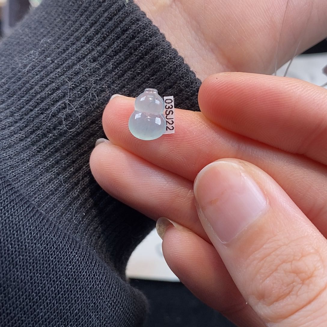 翡翠颈饰未镶嵌天然翡翠