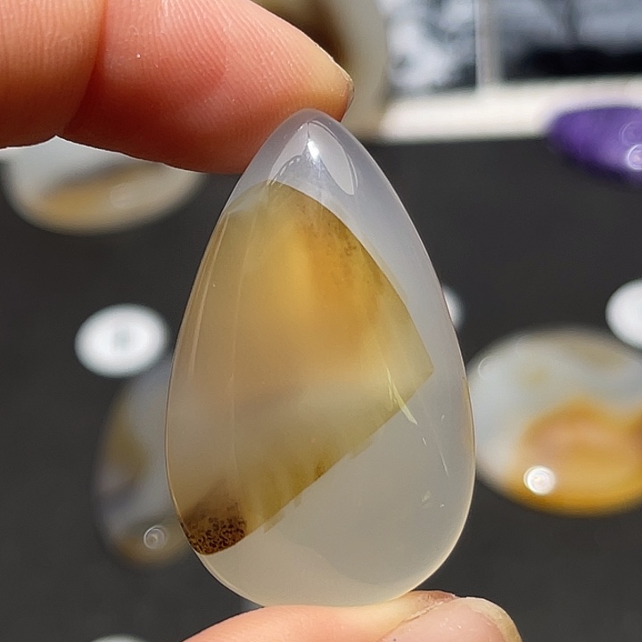玛瑙/玉髓颈饰未镶嵌