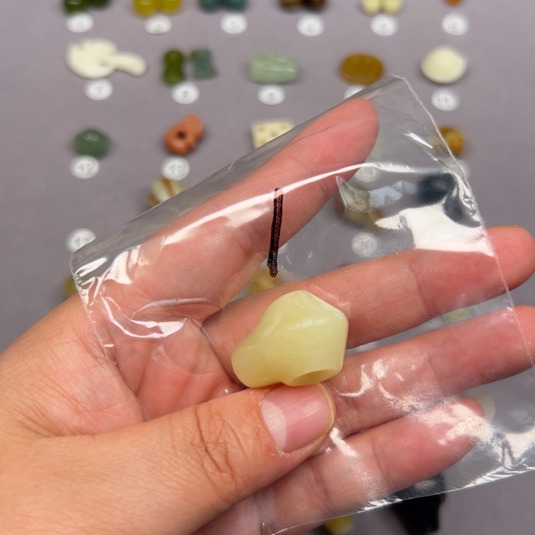 未镶嵌蛇纹石玉颈饰你***吗