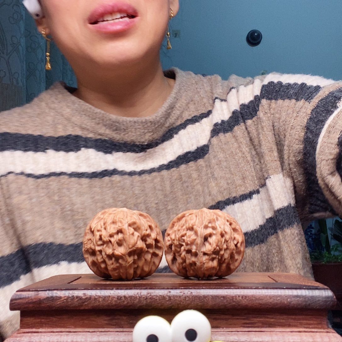 麦***而文玩核桃吊坠磨盘