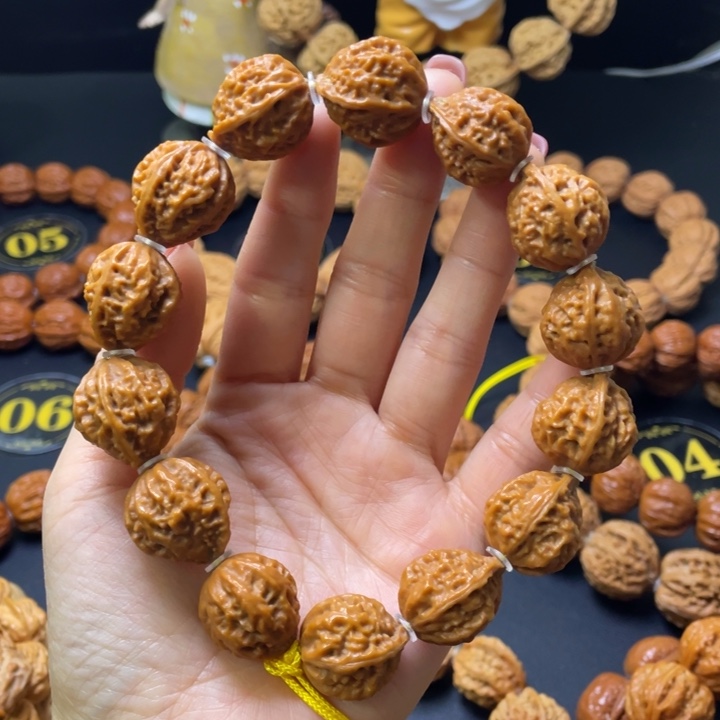 文玩核桃手串龙脊