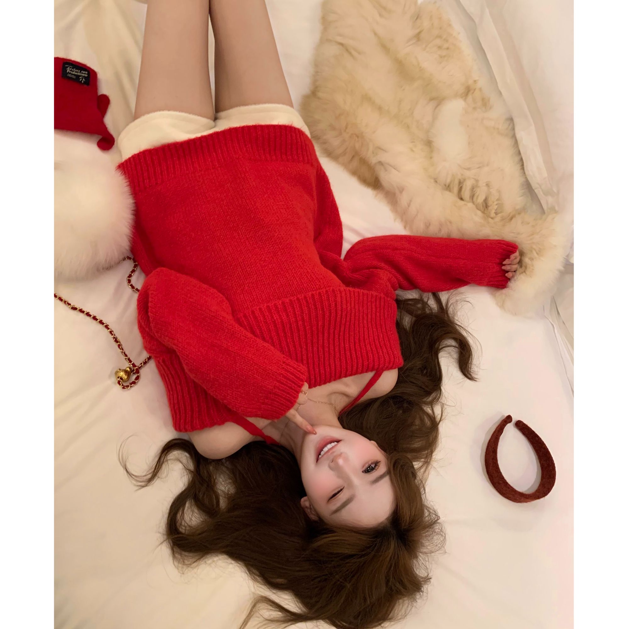 XUAN璇璇【艳雾山】羊毛圣诞风设计款秋冬挂脖针织衫LWJ25D4T4255