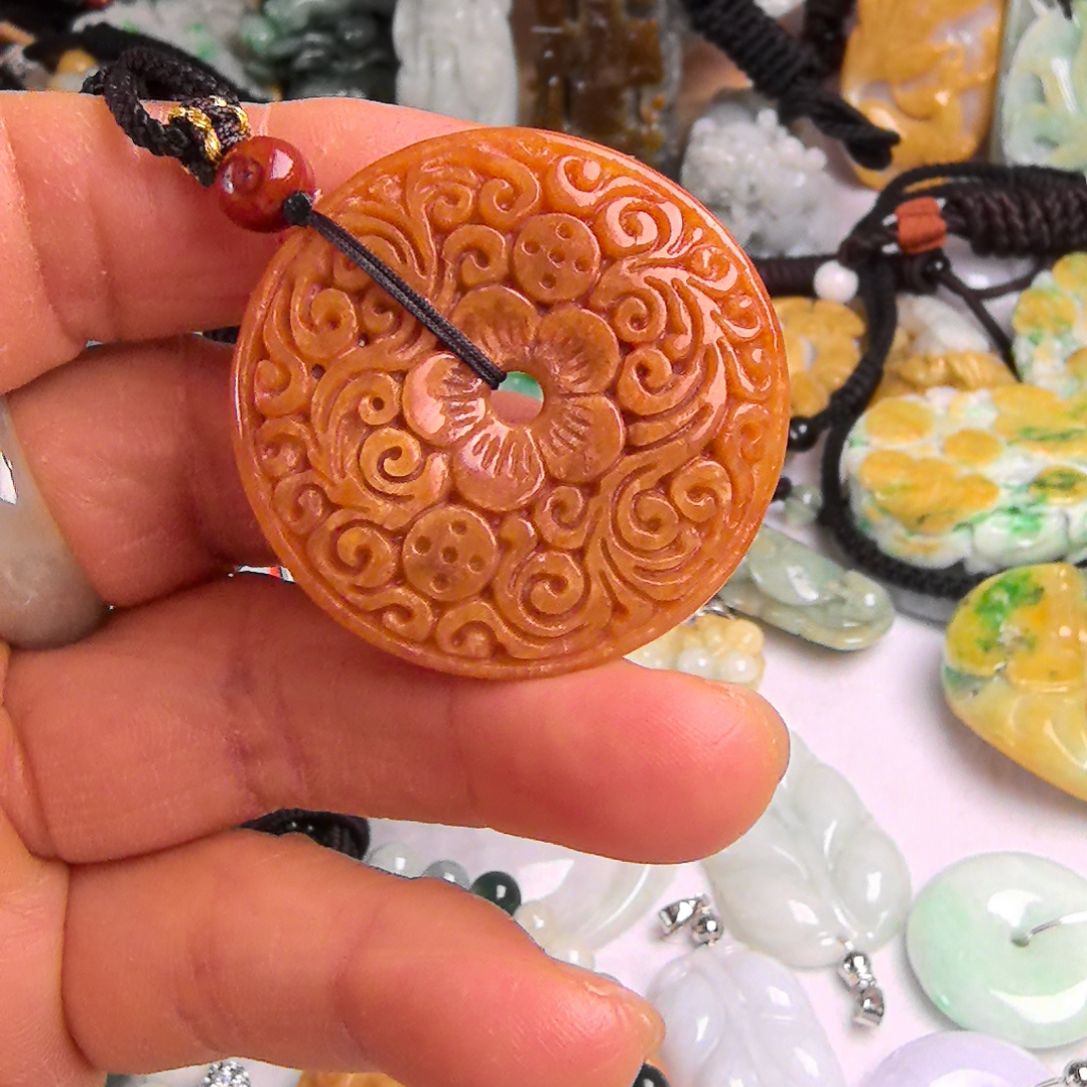 翡翠颈饰未镶嵌吊坠