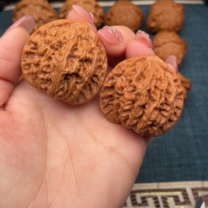 文玩核桃把件盘龙纹39.5