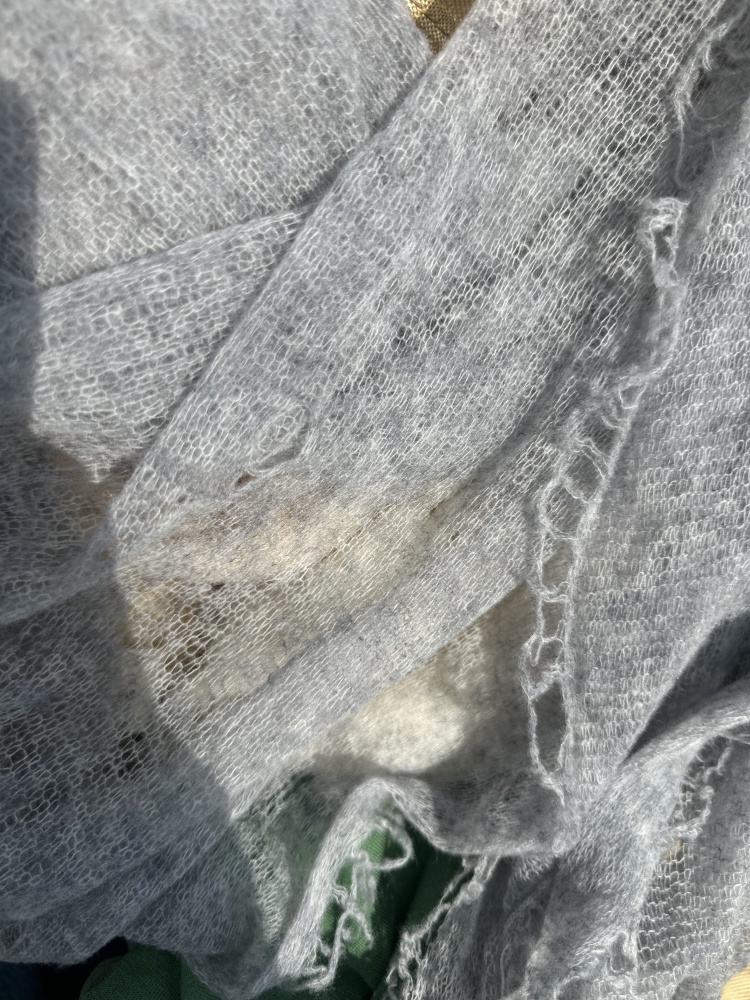 山羊绒【海市蜃楼·沙灰】手工破洞针织围巾 披肩 保暖舒适