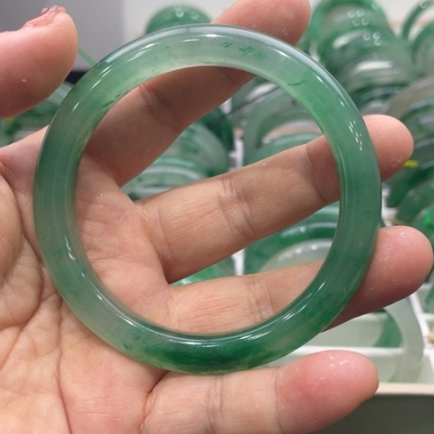 石英质玉手镯未镶嵌开**好