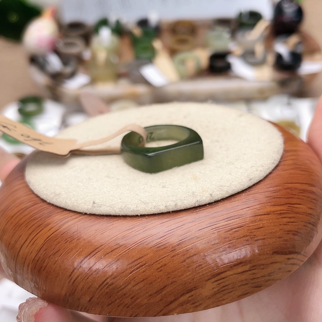 未镶嵌戒指和田玉（糖玉）c13碧玉马鞍17.3不退货