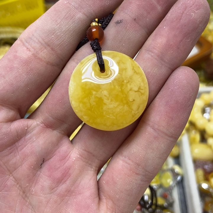 蜜蜡未镶嵌裸石吊坠