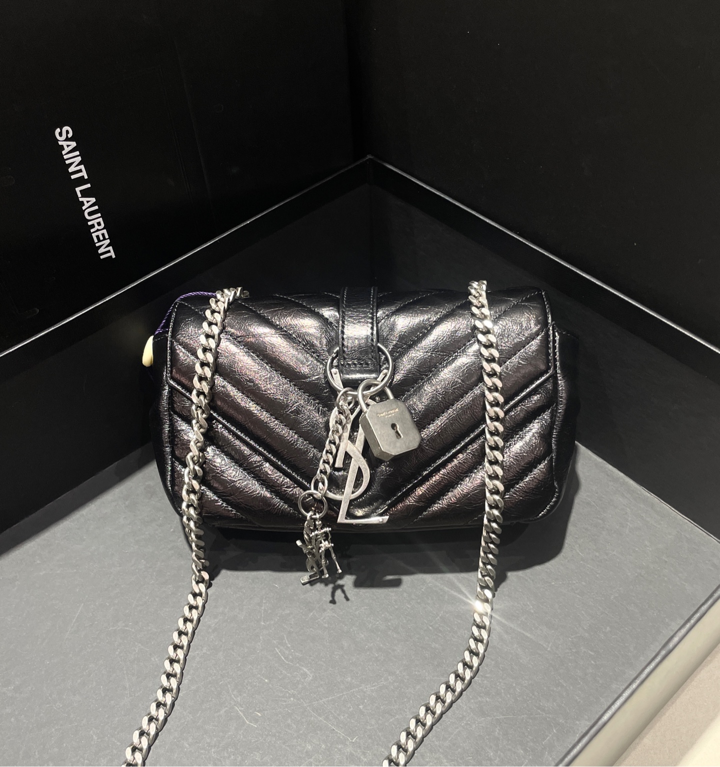 99新 YSL/圣罗兰 黑银mini中号邮差包99新/9305链条包黑色牛皮