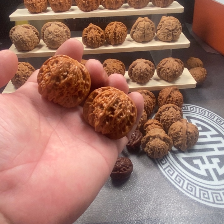 把件文玩核桃磨盘狮子头，微修