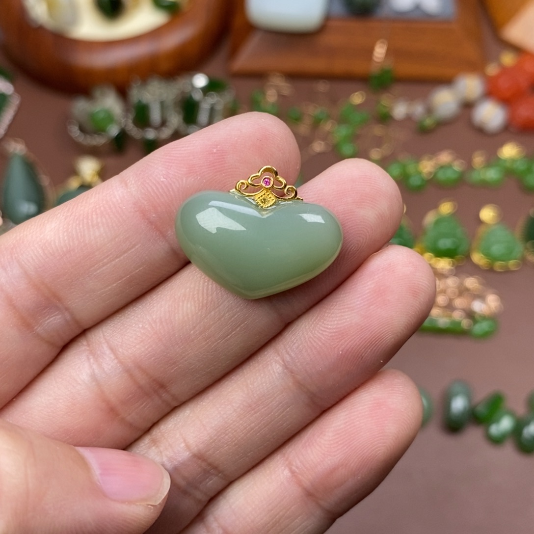 和田玉颈饰18K金镶嵌