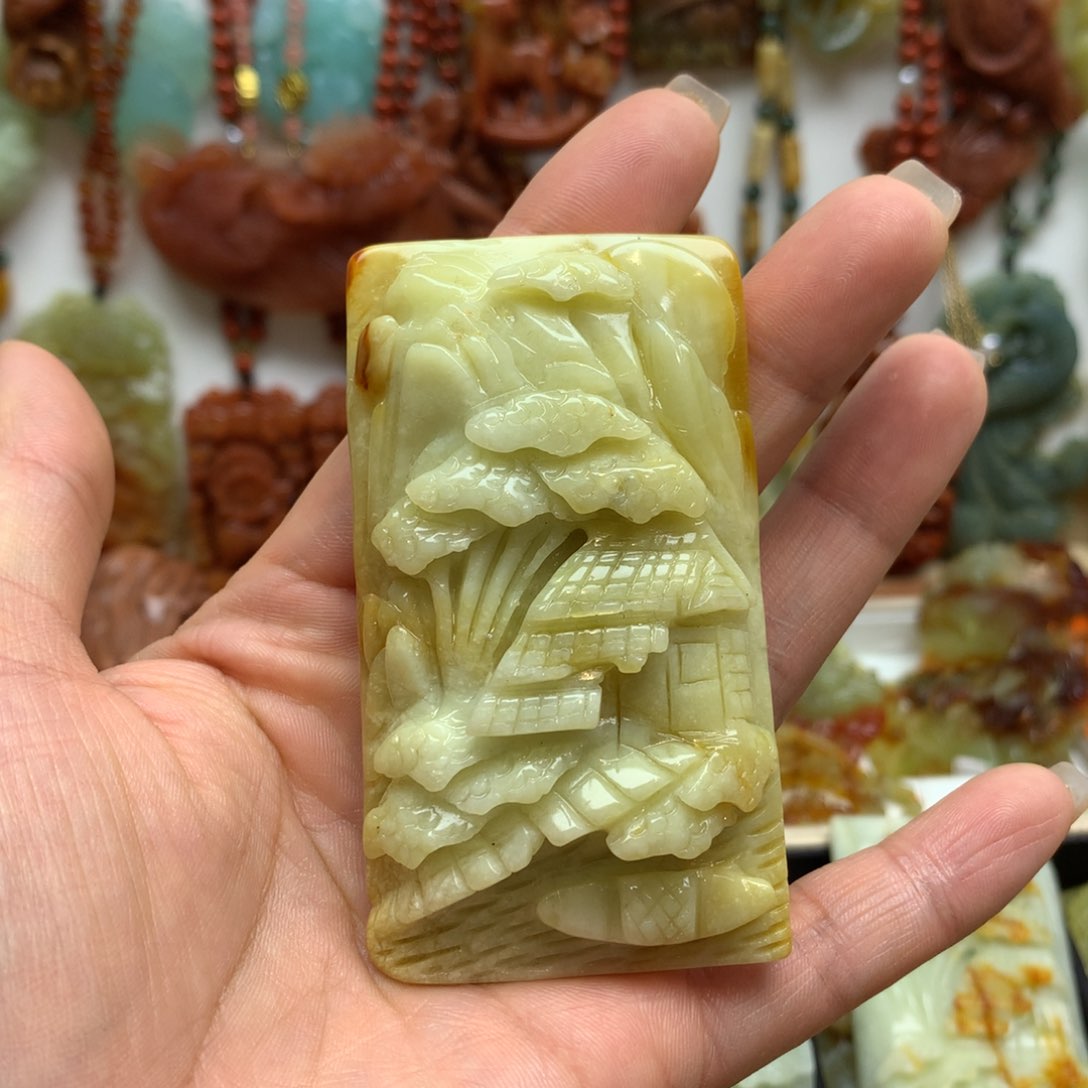 蛇纹石玉颈饰未镶嵌