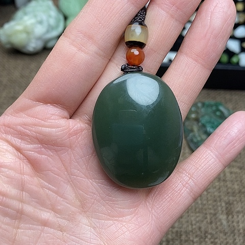 和田玉颈饰未镶嵌