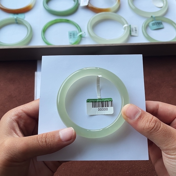 和田玉手镯未镶嵌r*