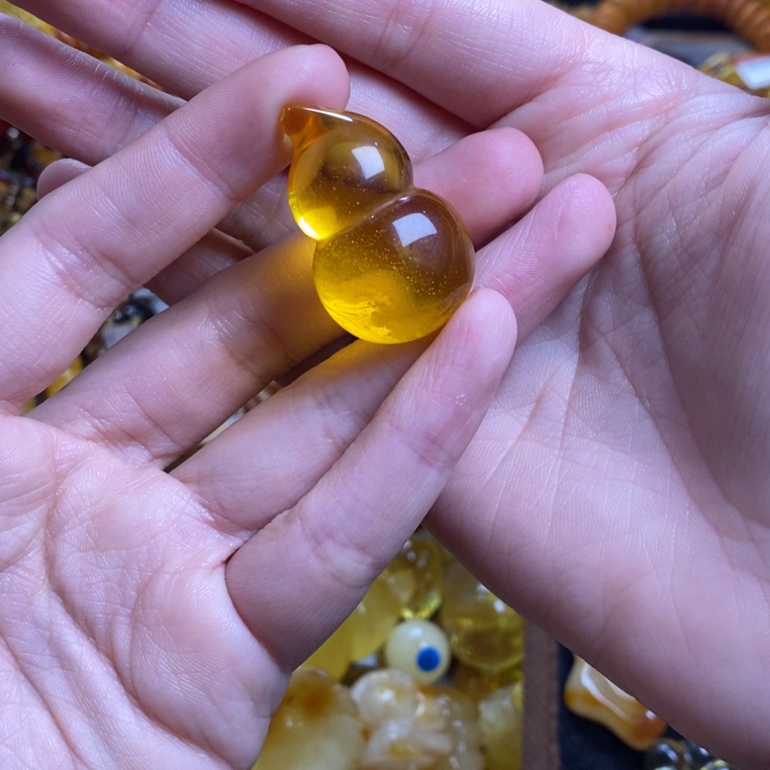 琥珀未镶嵌珠宝奇石