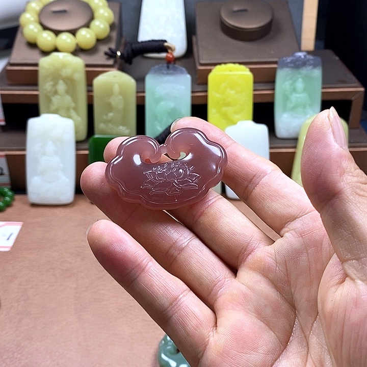 未镶嵌和田玉车挂