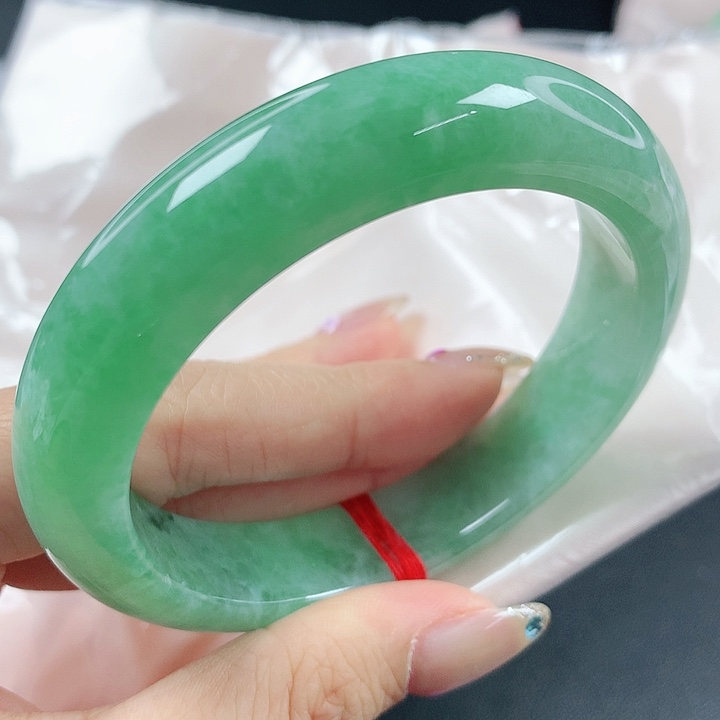 未镶嵌手镯翡翠，810