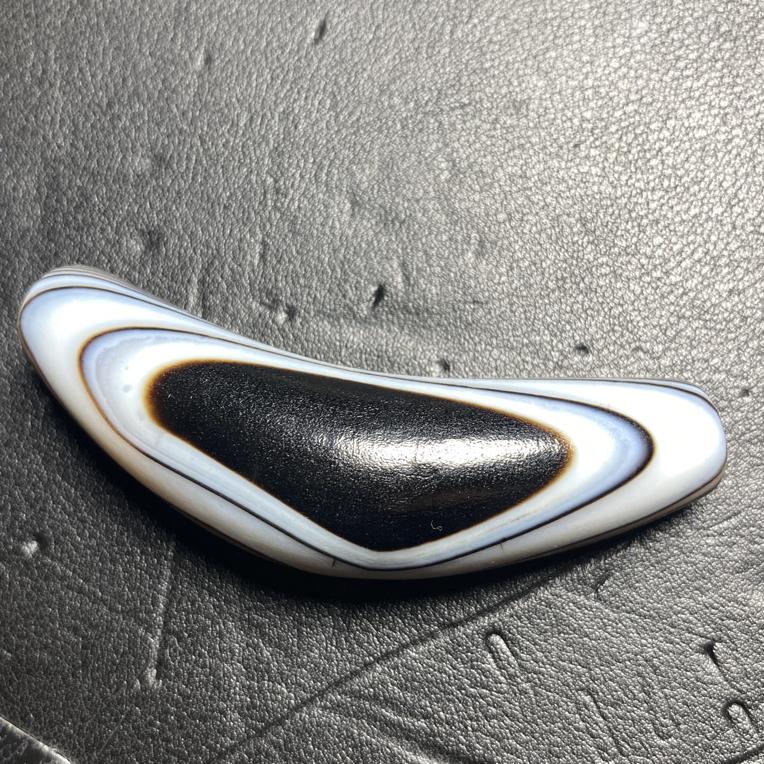 清仓藏区回流玛瑙弯管勒子挂件手工精雕时尚复古男女款玛瑙吊坠