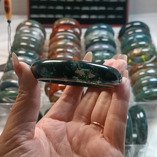 皮***妈玛瑙/玉髓未镶嵌手镯