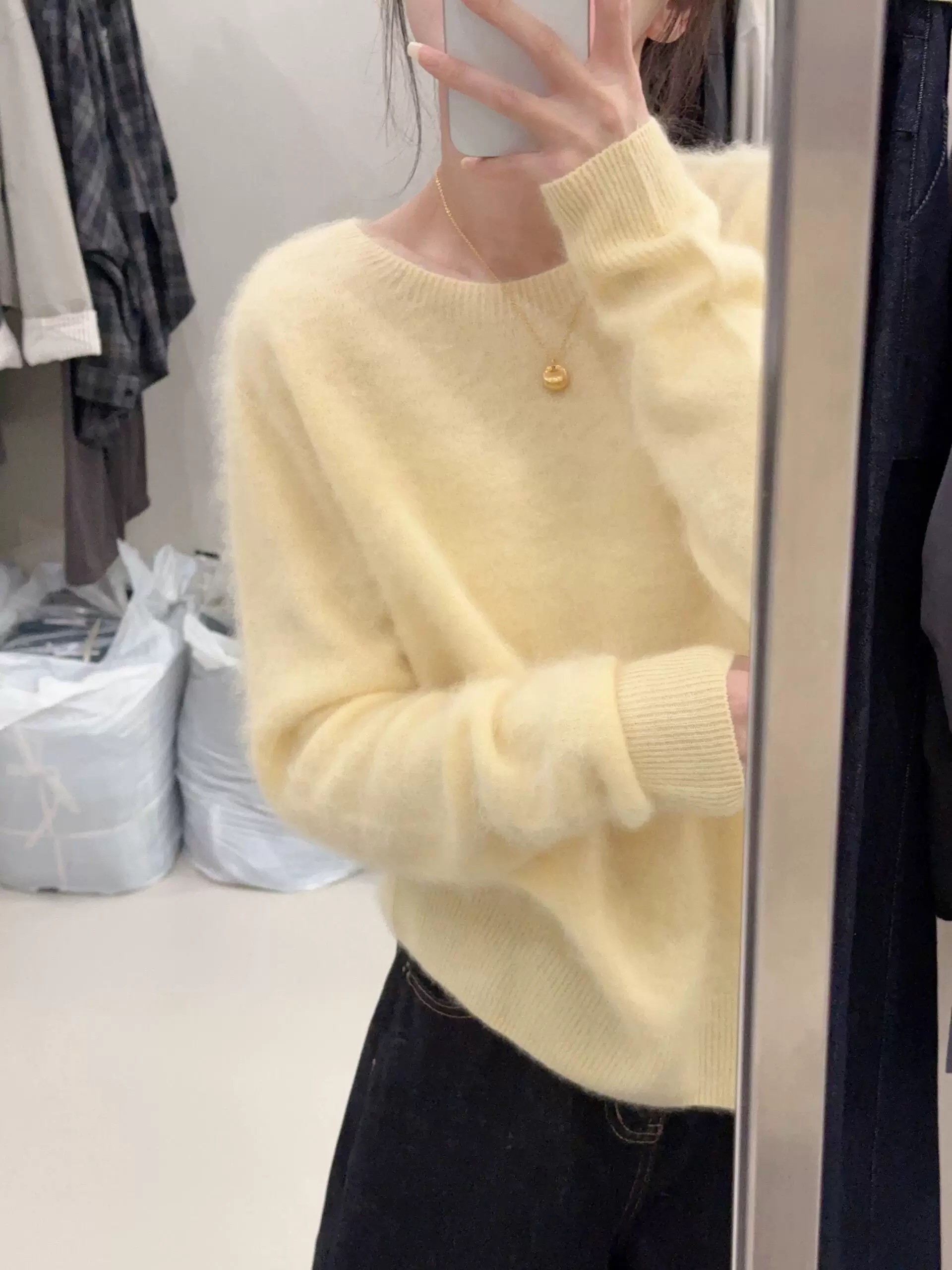 宽松型针织打底衫长袖纯色常规款慵懒风圆领