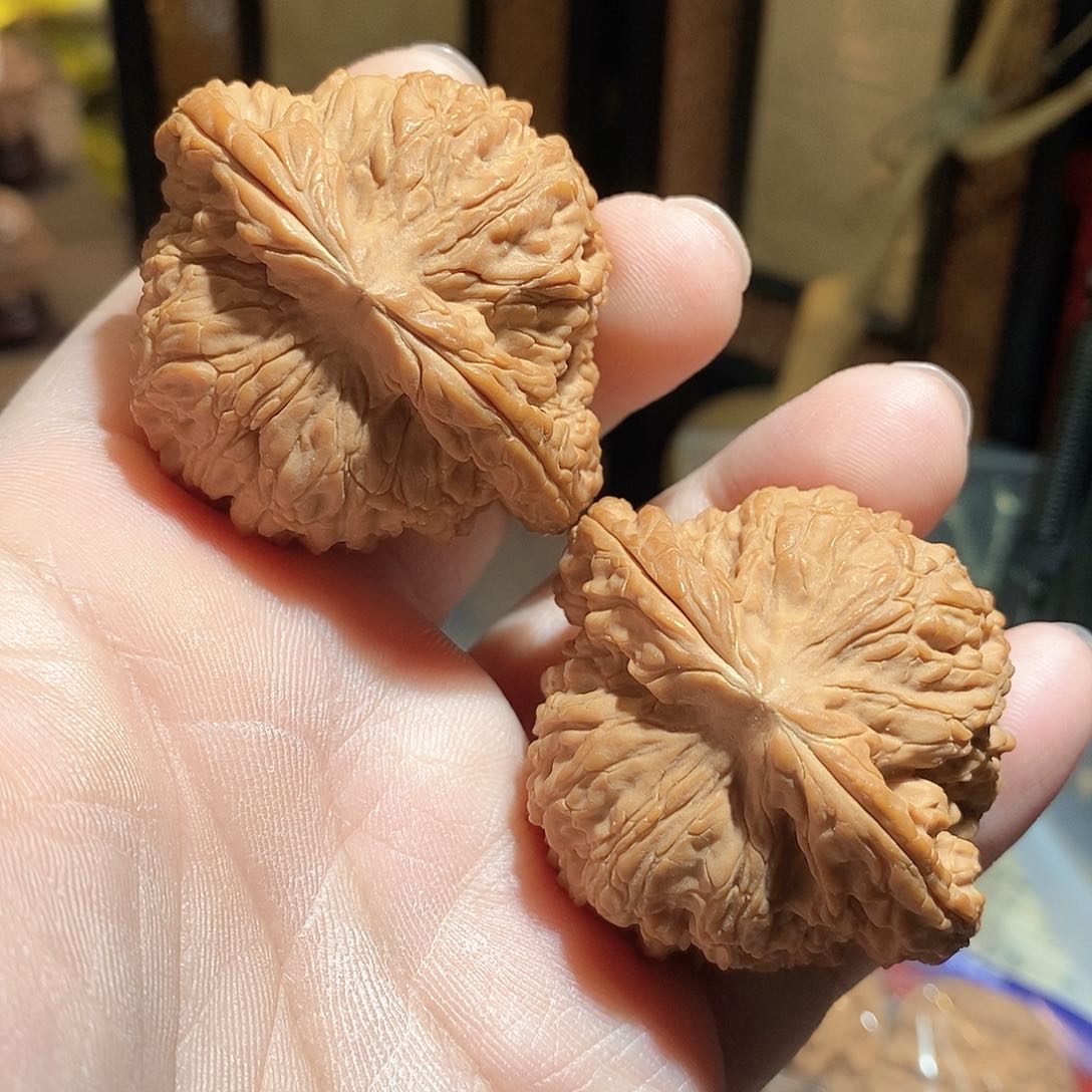 文玩核桃把件49.5南疆石全品