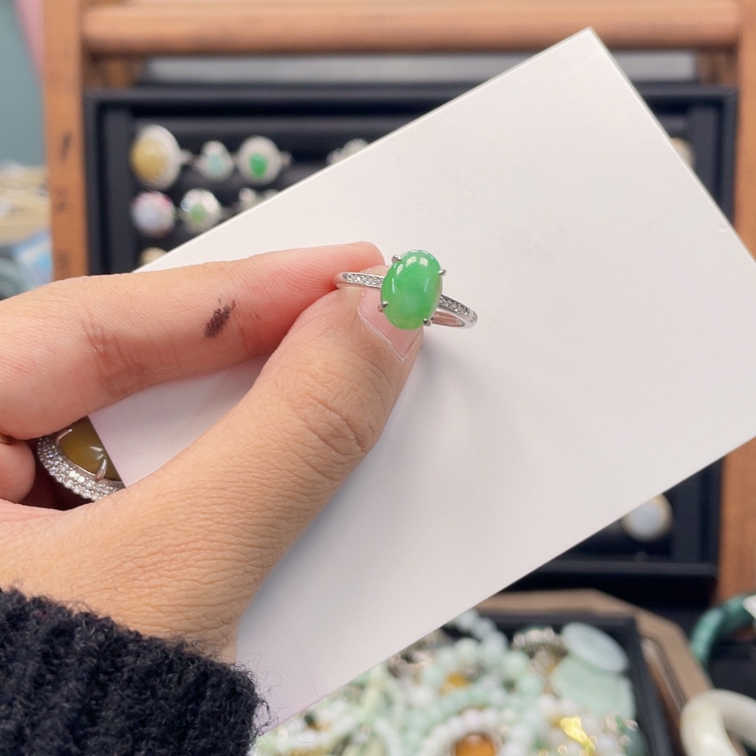 翡翠颈饰未镶嵌天然翡翠Ａ货