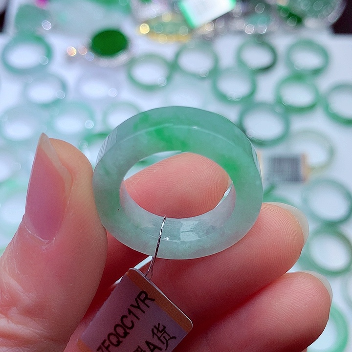 翡翠未镶嵌戒指天然翡翠