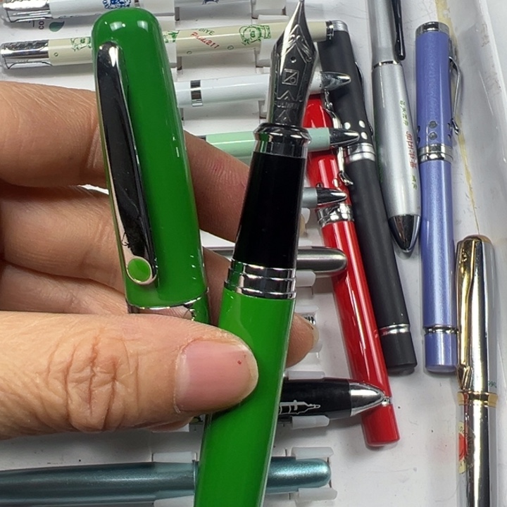 便携式富利文绿色礼品笔32大尖