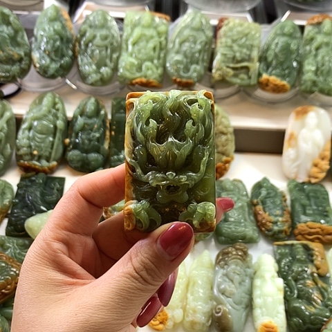 和田玉未镶嵌挂件