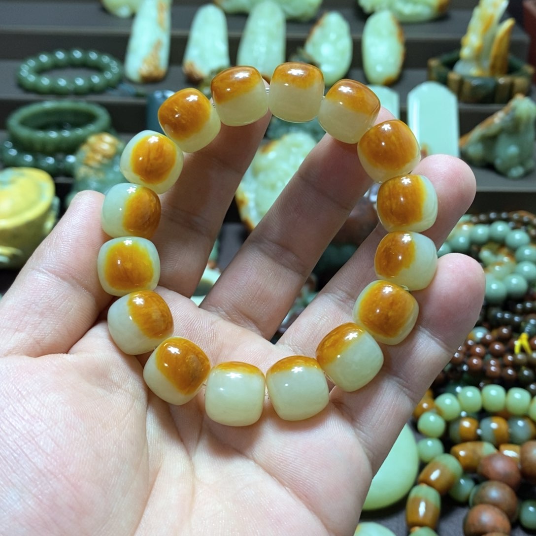 透闪石质玉手串卡14未镶嵌一*哥