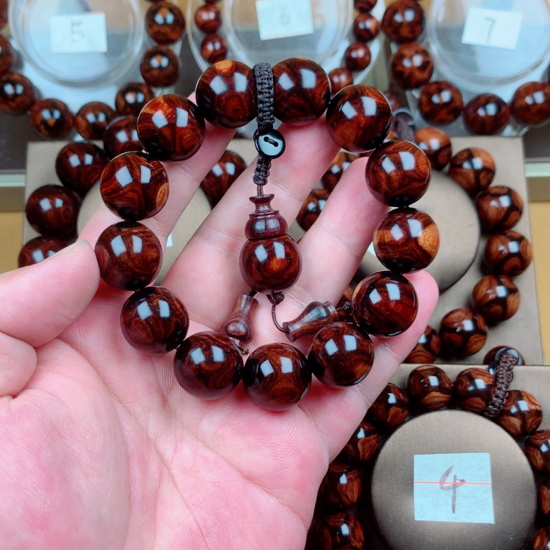 黄花梨/降香黄檀1.8鬼脸对眼