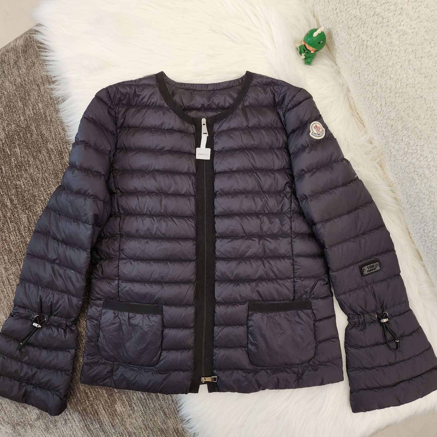 99新 MONCLER Y3301 99新 MONCLER 藏蓝色荷叶袖羽绒服 1码