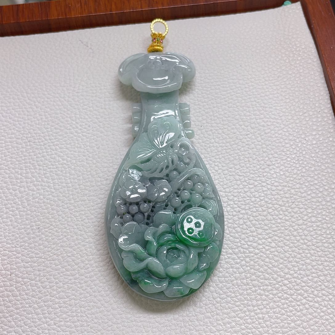 翡翠未镶嵌颈饰蝶恋花知音