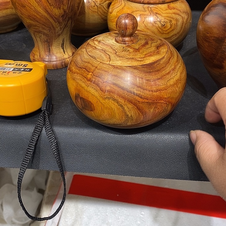 港***岸黄花梨茶叶罐一个漂亮