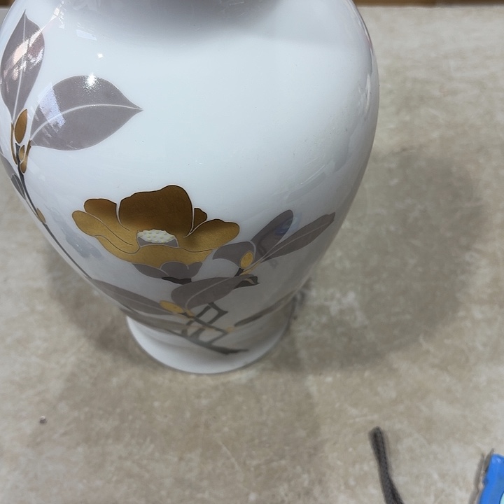 用***2瓷器工艺美术作品