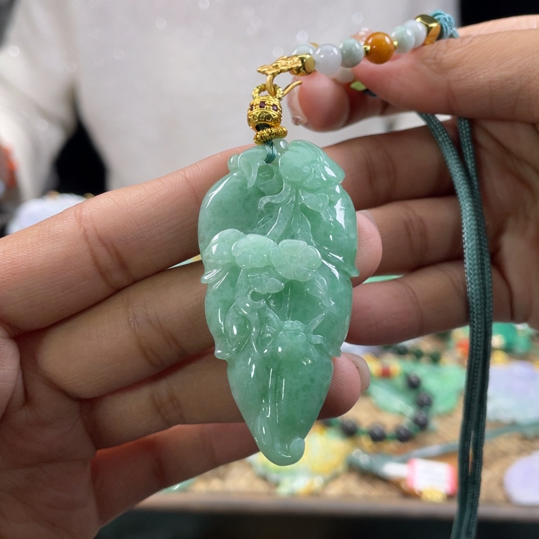 翡翠颈饰未镶嵌代编织