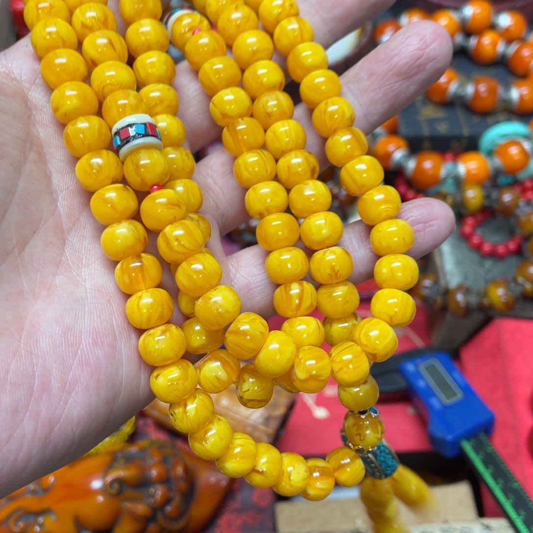 琥珀裸石未镶嵌好物推荐如图所示