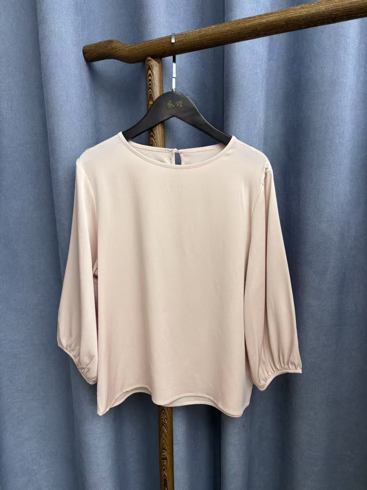 2025夏季新款休闲时尚圆领桑蚕丝双乔上衣女A334