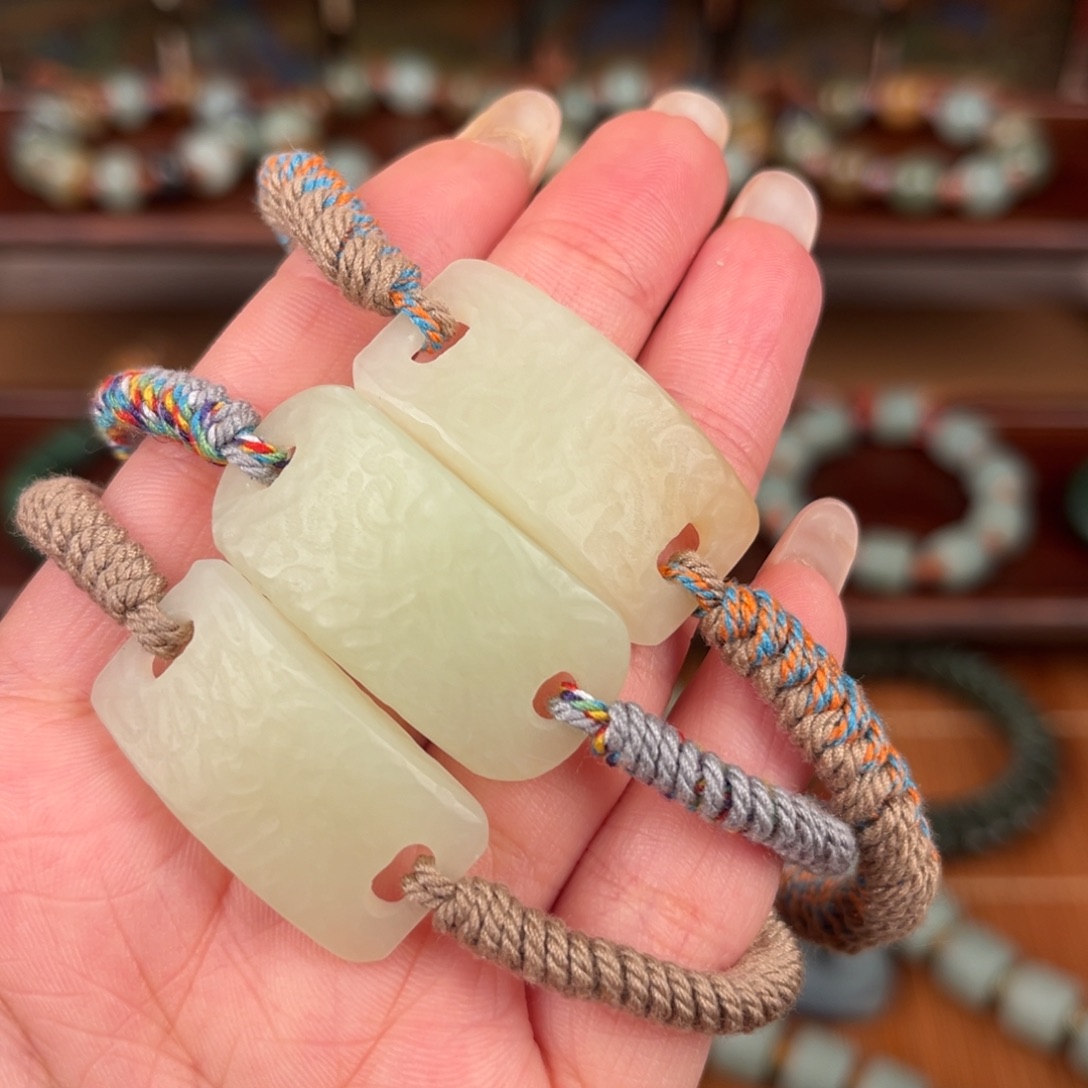 和田玉（糖玉）未镶嵌颈饰