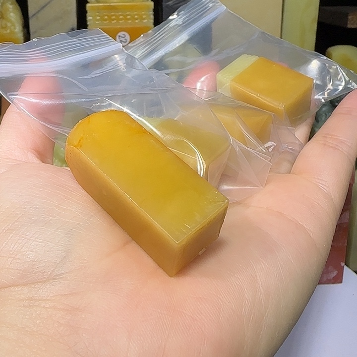 青田石只***。青田石青田