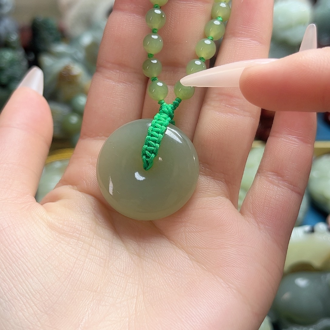 和田玉颈饰未镶嵌