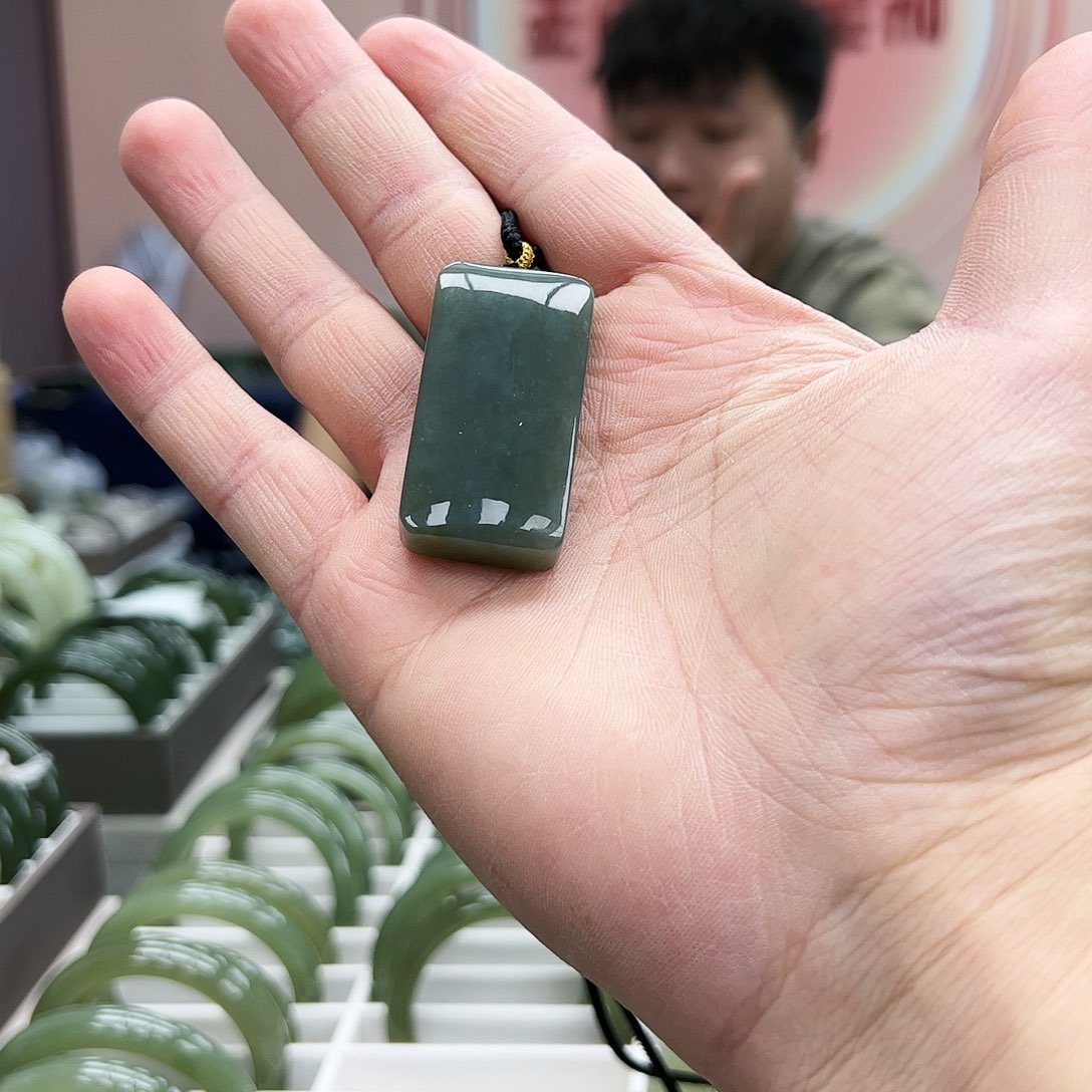 和田玉吊坠(不含链)未镶嵌