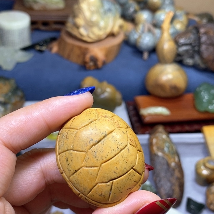 岫岩河磨玉（透闪石质玉）富甲未镶嵌