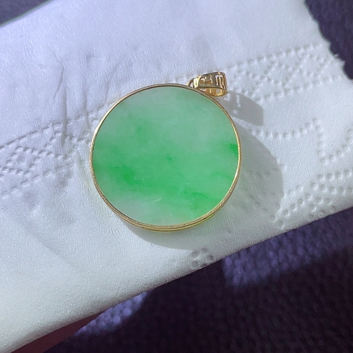 翡翠颈饰18K金镶嵌翡翠