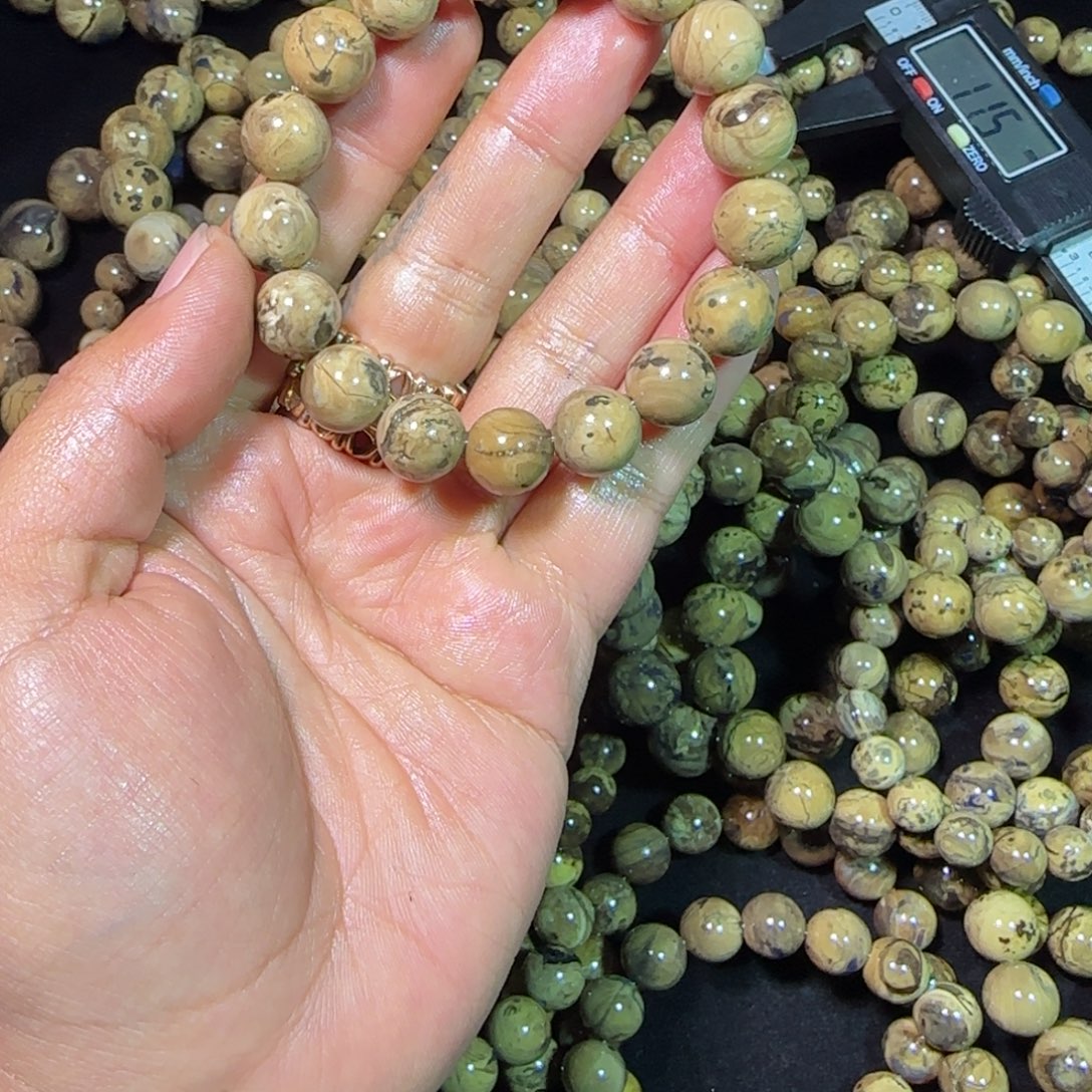 琥珀未镶嵌裸石琥珀