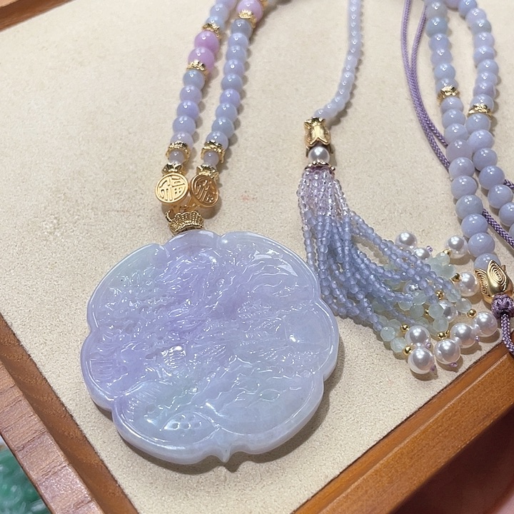 翡翠颈饰未镶嵌翡翠吊坠
