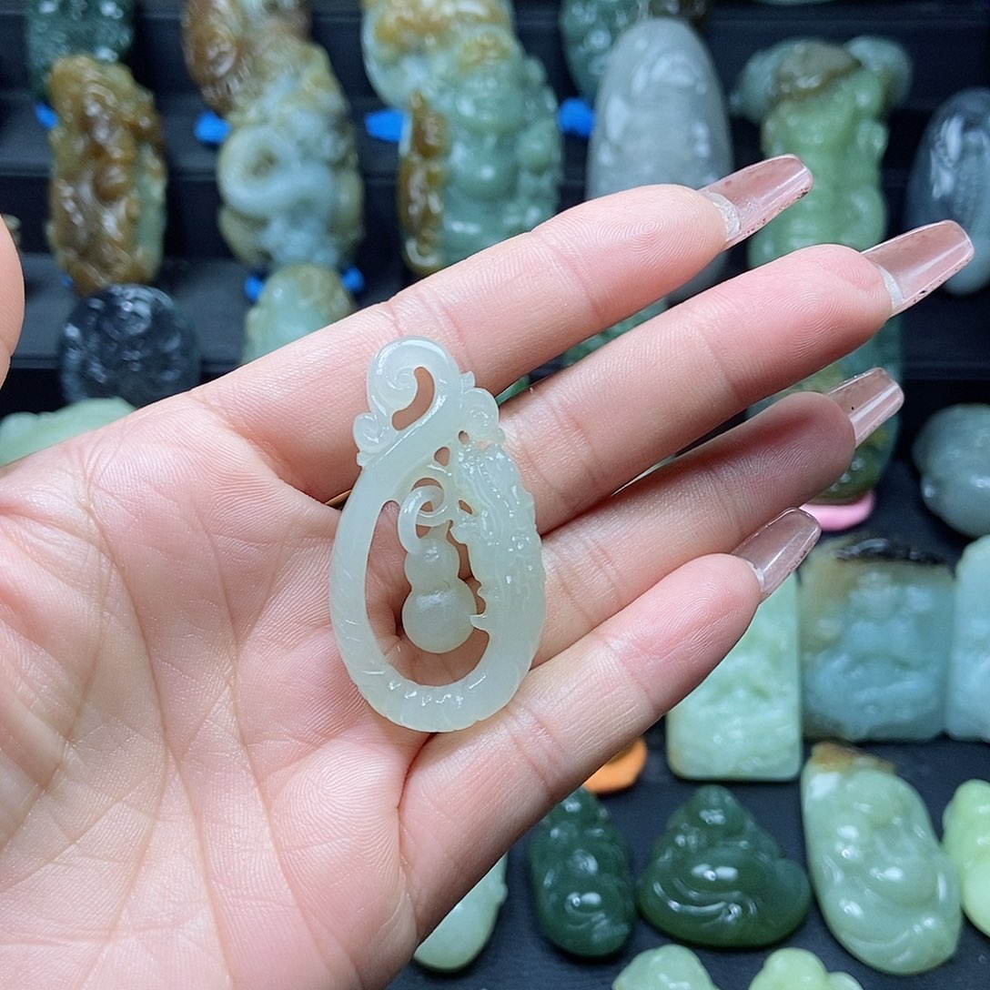 和田玉颈饰未镶嵌