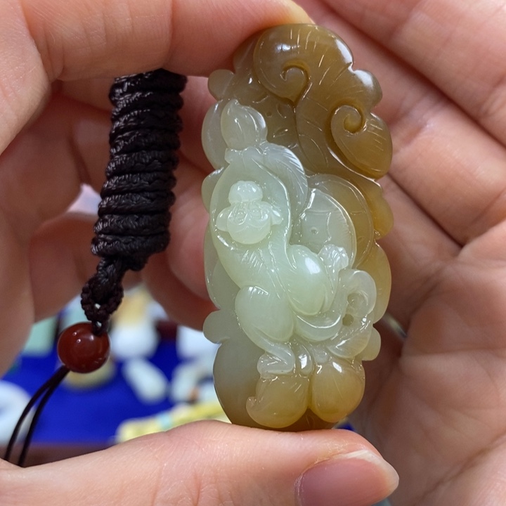 用***9颈饰未镶嵌和田玉