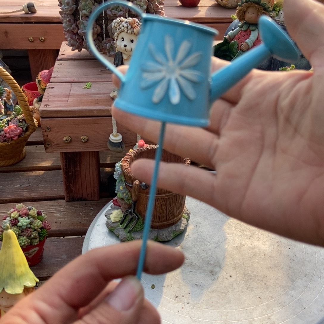 蓝色小水壶好看的