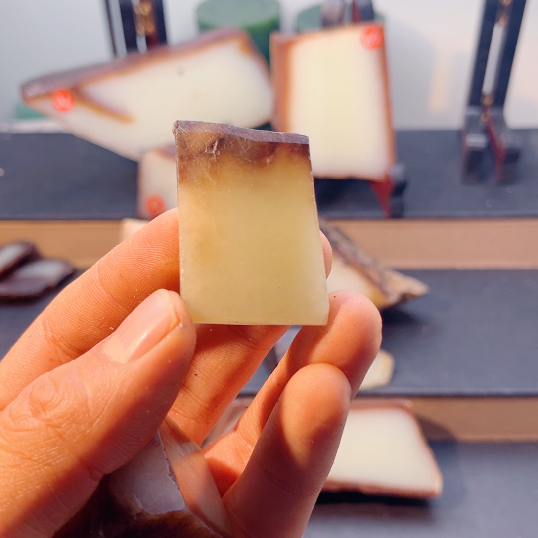 和田玉（糖玉）未镶嵌颈饰